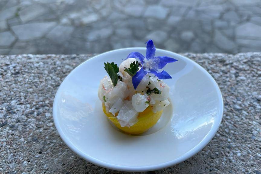 Finger food con fiori edibili