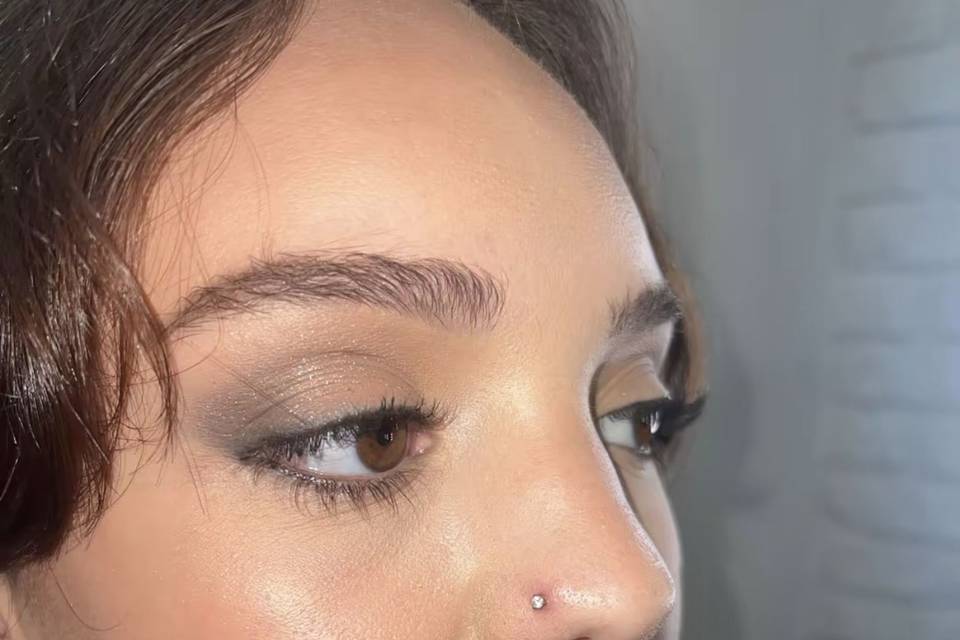 Glowy make-up