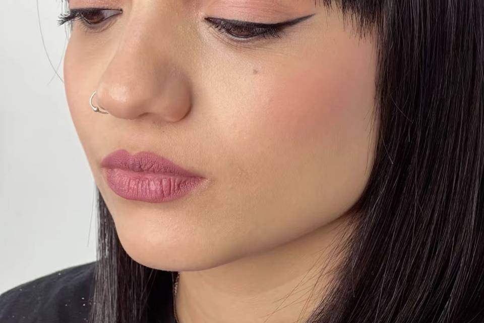 Romantic Rose Cut Crease