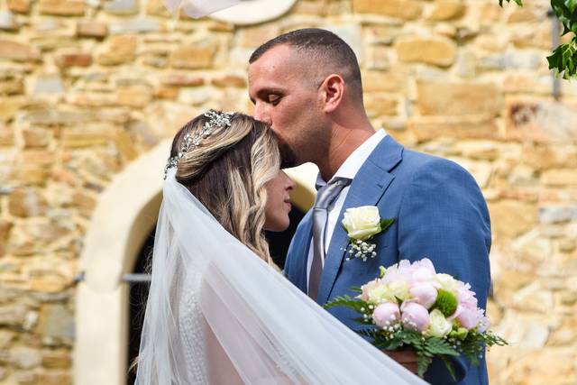 Bacio sulla fronte