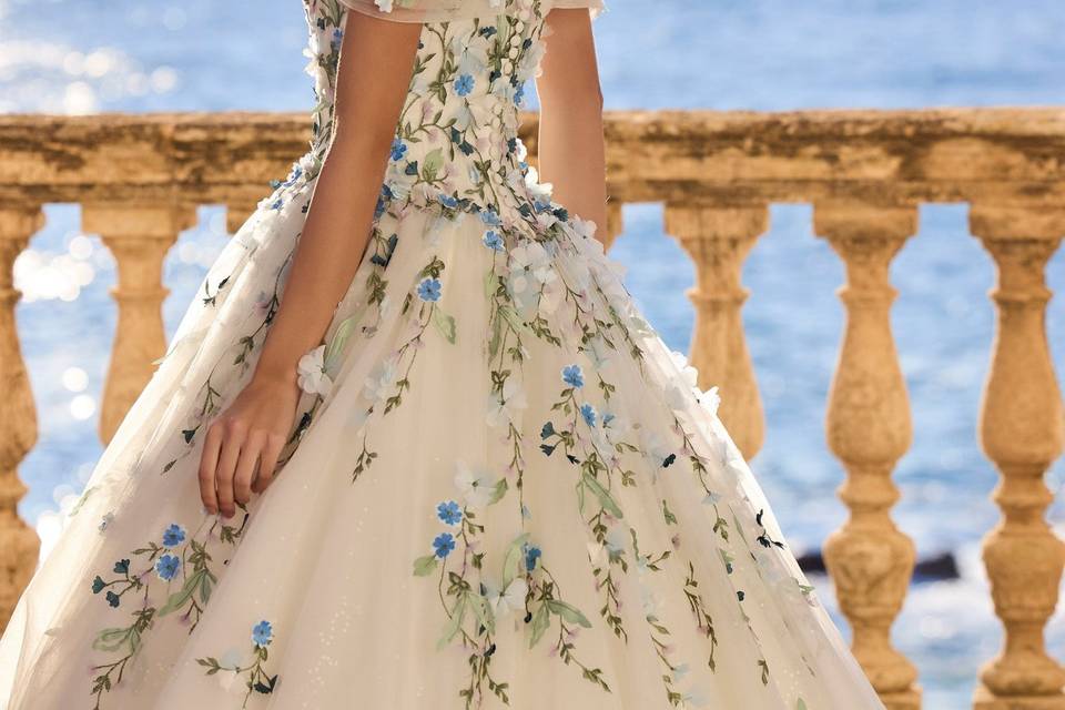 Amigoni Sposa fiori blu tulle
