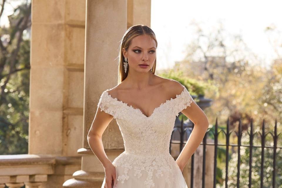 Amigoni Sposa romantico spacco