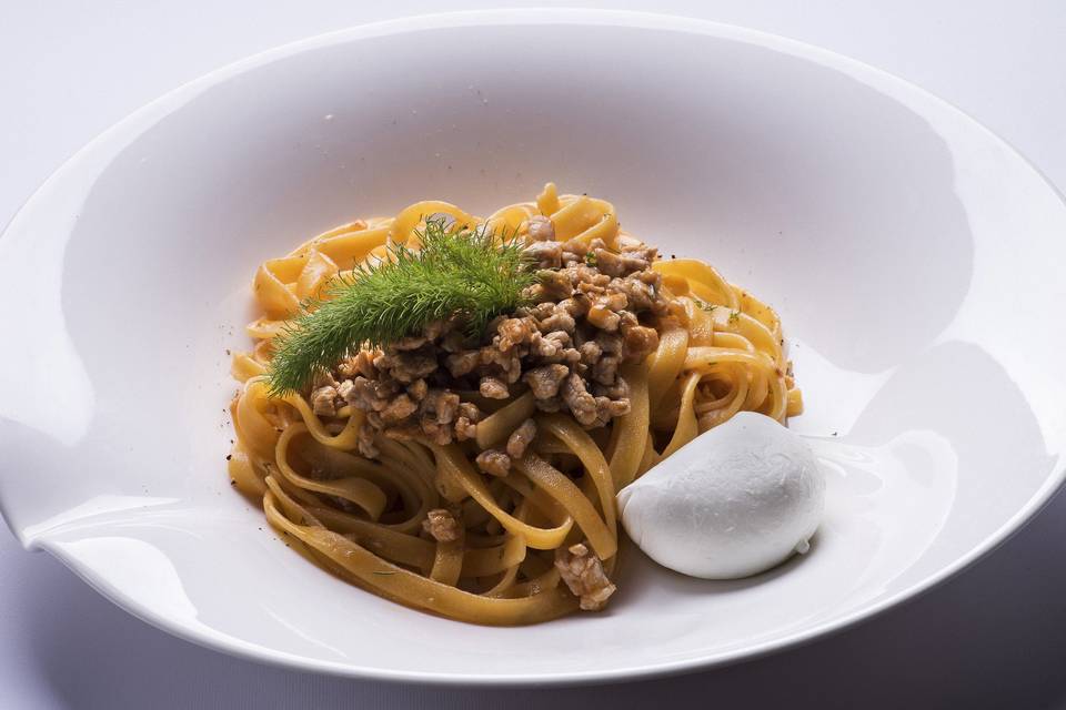 Tagliolini con ragu di maialin