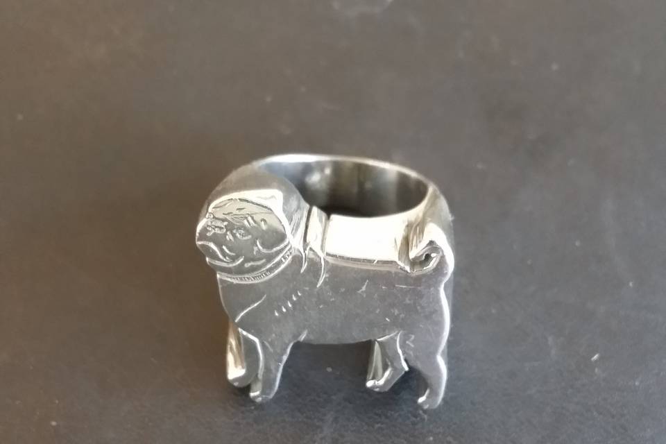 Anello a forma di cane