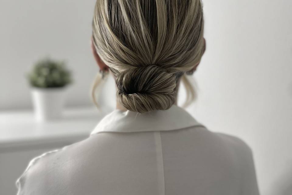 Chignon sposa liscio