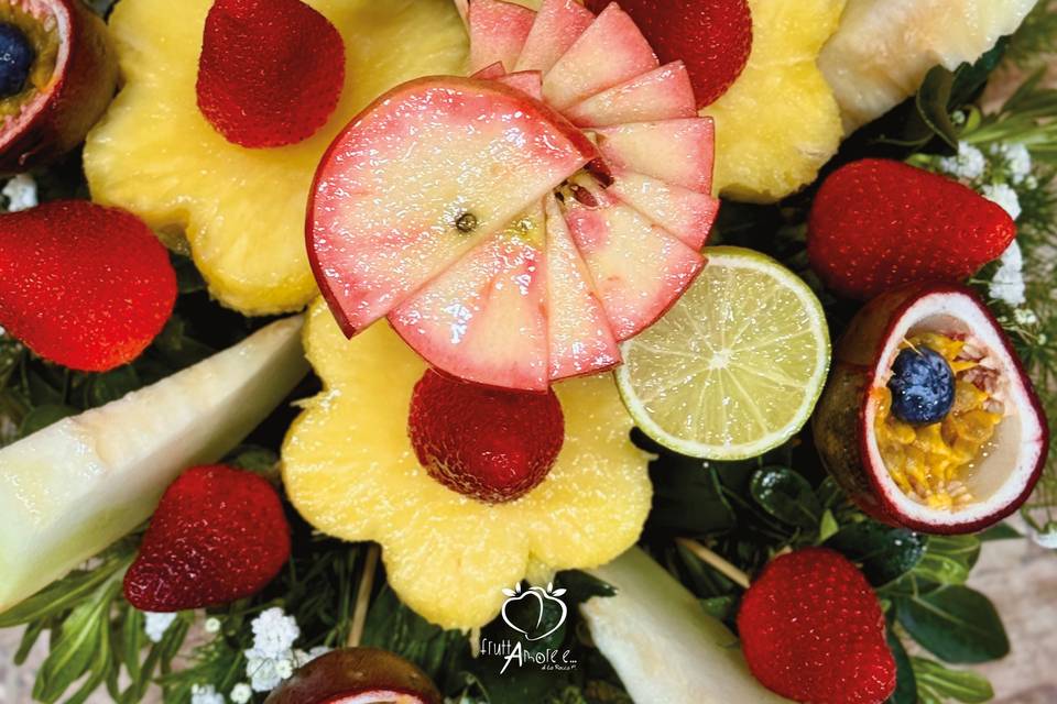 Centrotavola di frutta