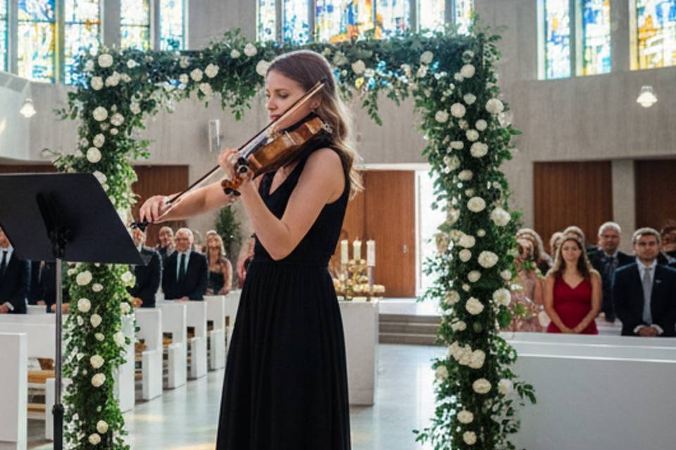 Sonia soprano lirico e violini