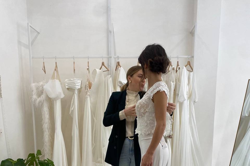 Giulie Abiti da Sposa