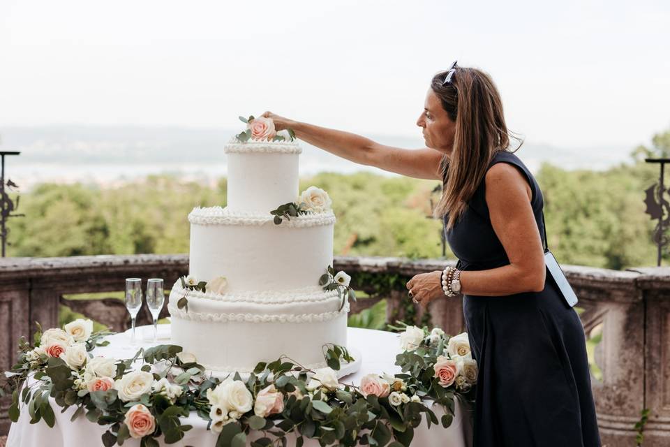 Decorazione torta con fiori