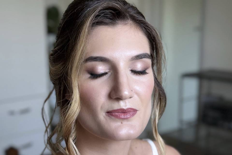 Bridal make-up, Elena