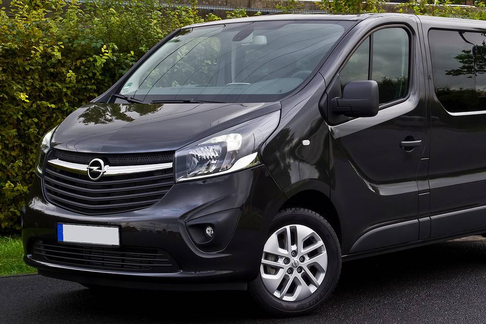 Opel Vivaro 8 pax