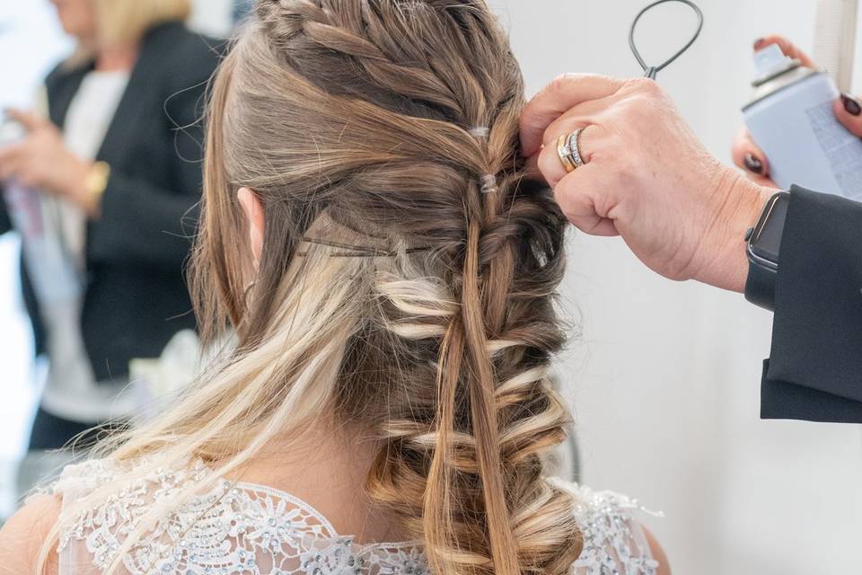 Mani intreccio capelli