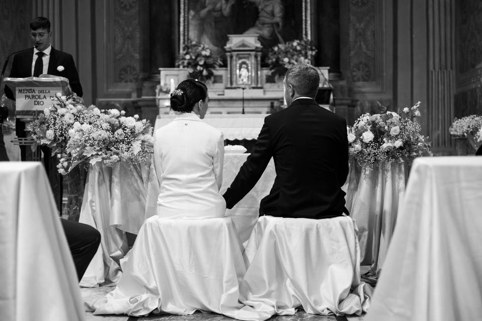 Davanti all’altare