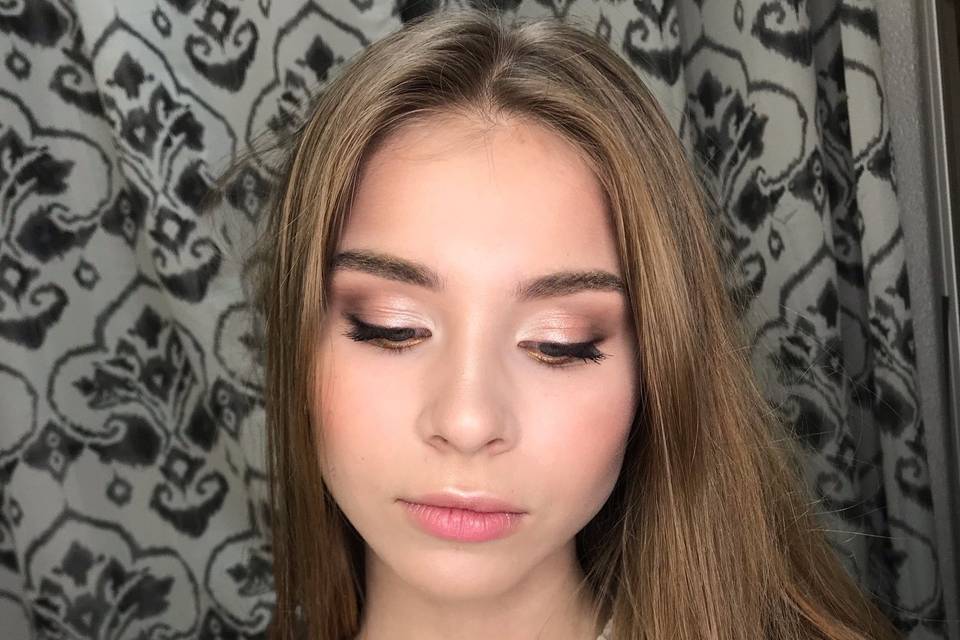 Nude makeup