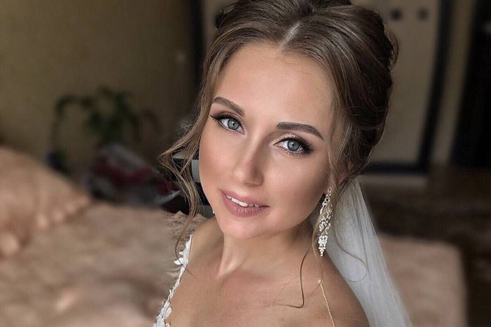 Bridal make-up