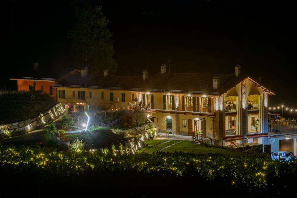 La Cascina illuminata