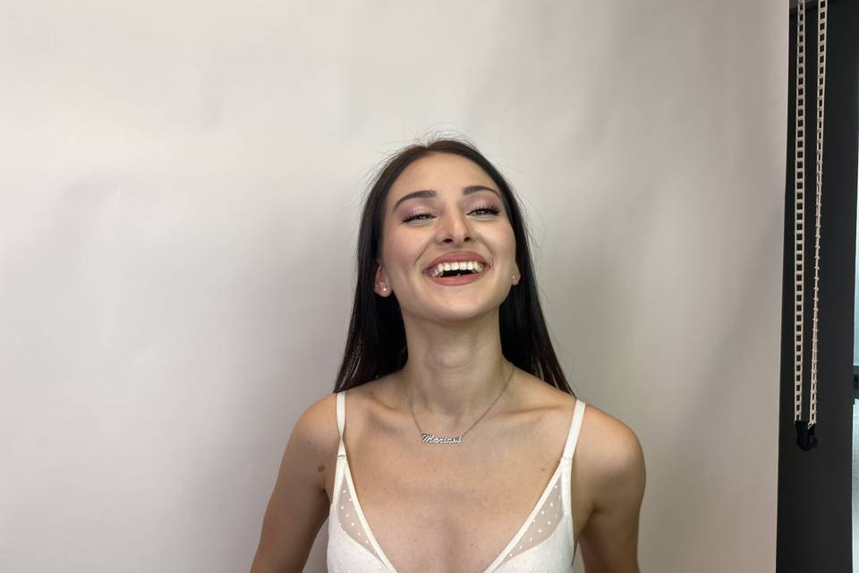 Shelly make-up artist