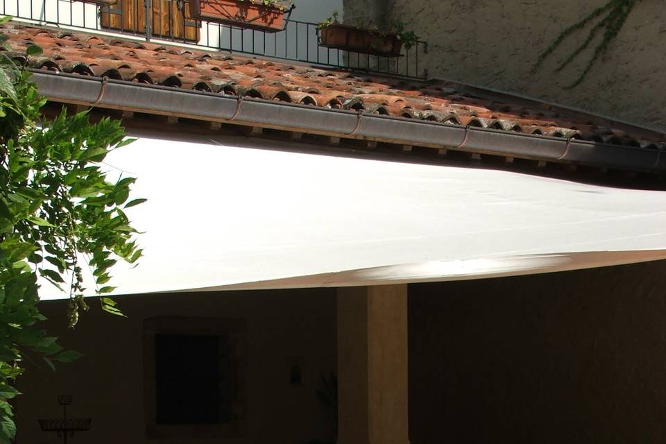 A tavola in corte