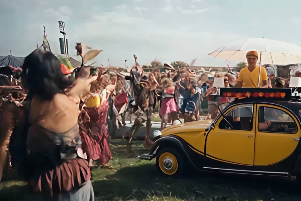 2Cv SoundTruck & DJ Dee