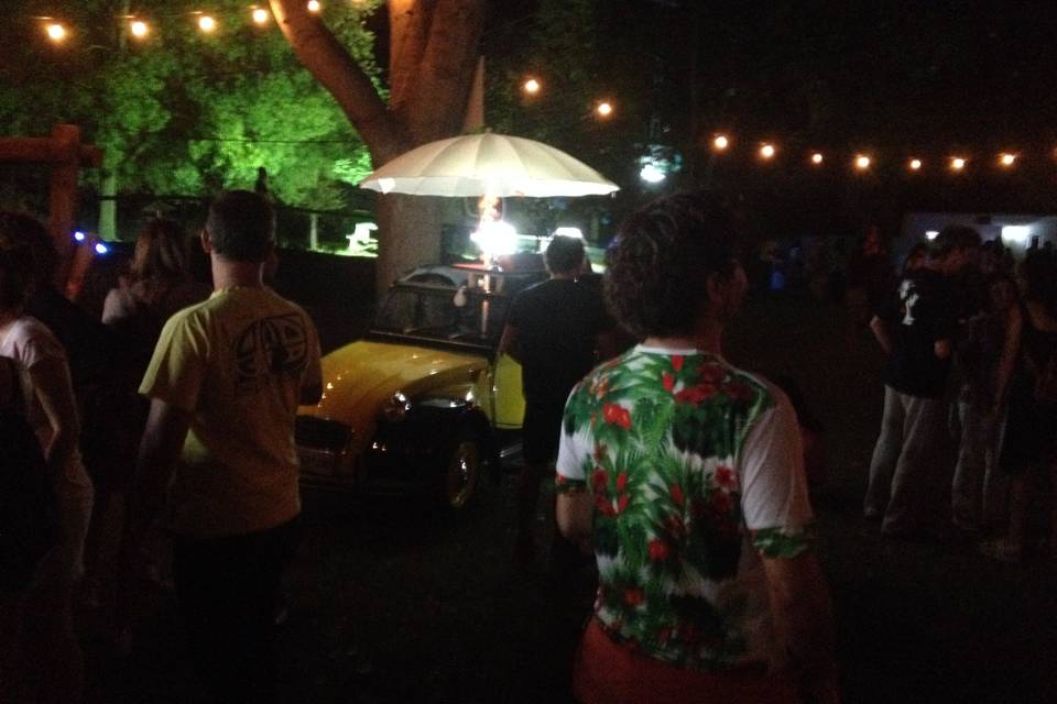 2Cv SoundTruck & DJ Dee