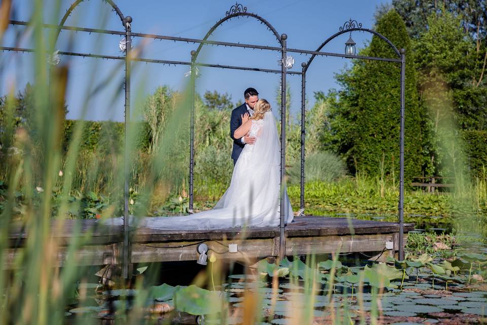 Wedding on the lake