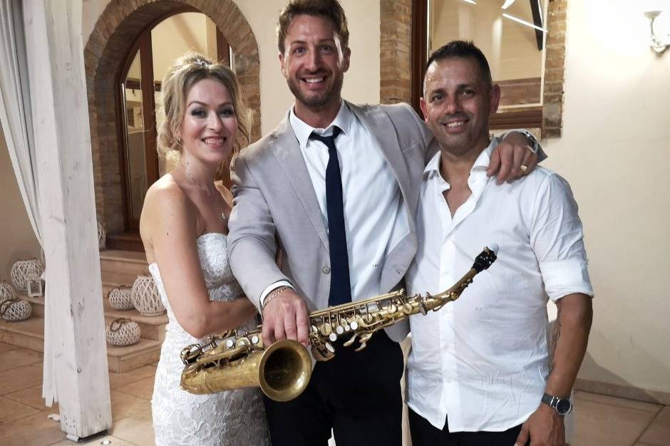 Matrimonio-sposi-dj-sax