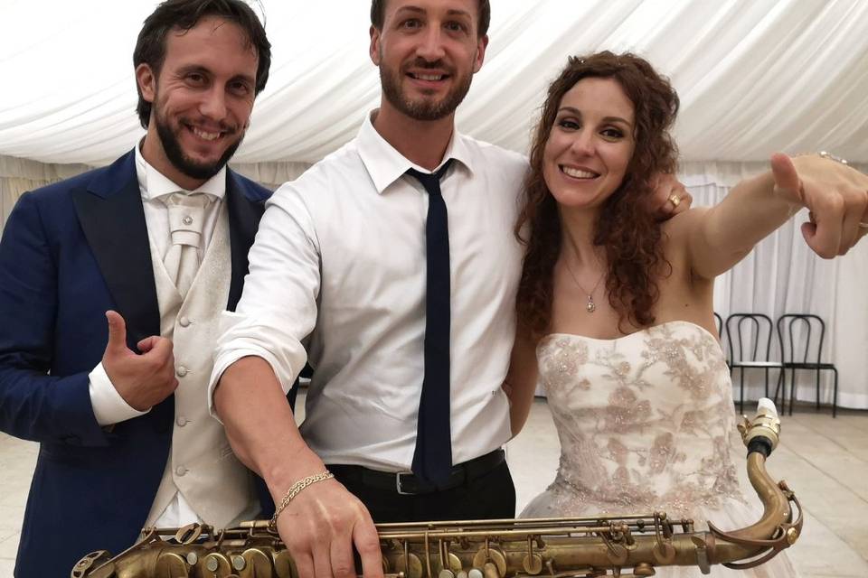 Matrimonio-sposi-dj-sax