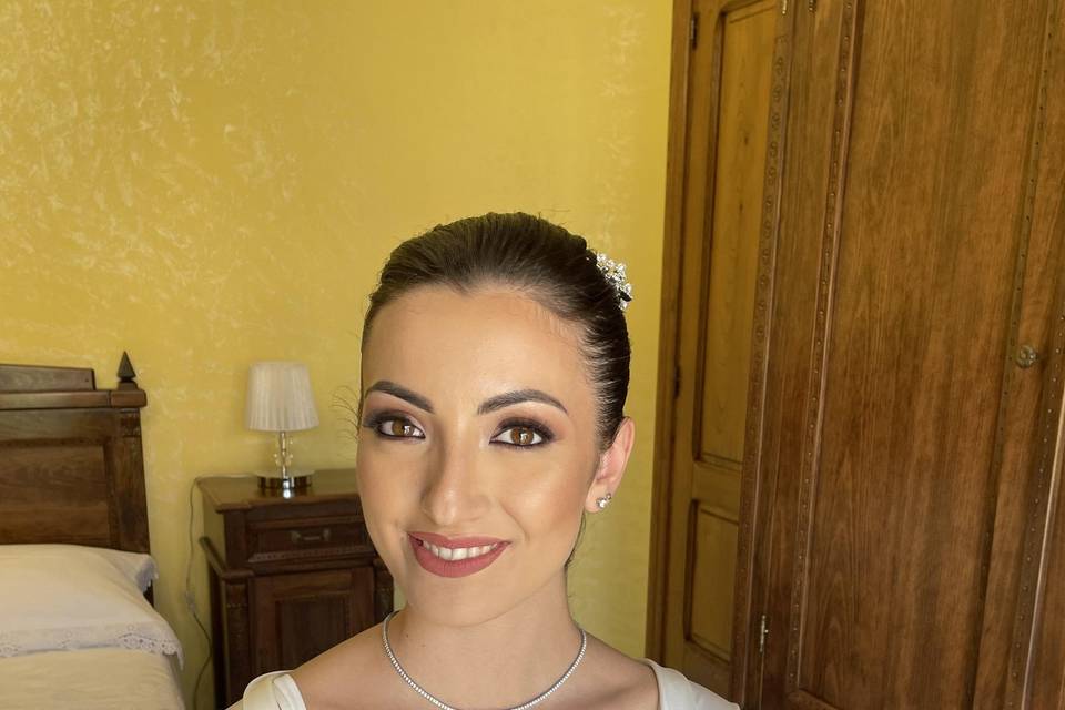 Metal brown smokey for bride