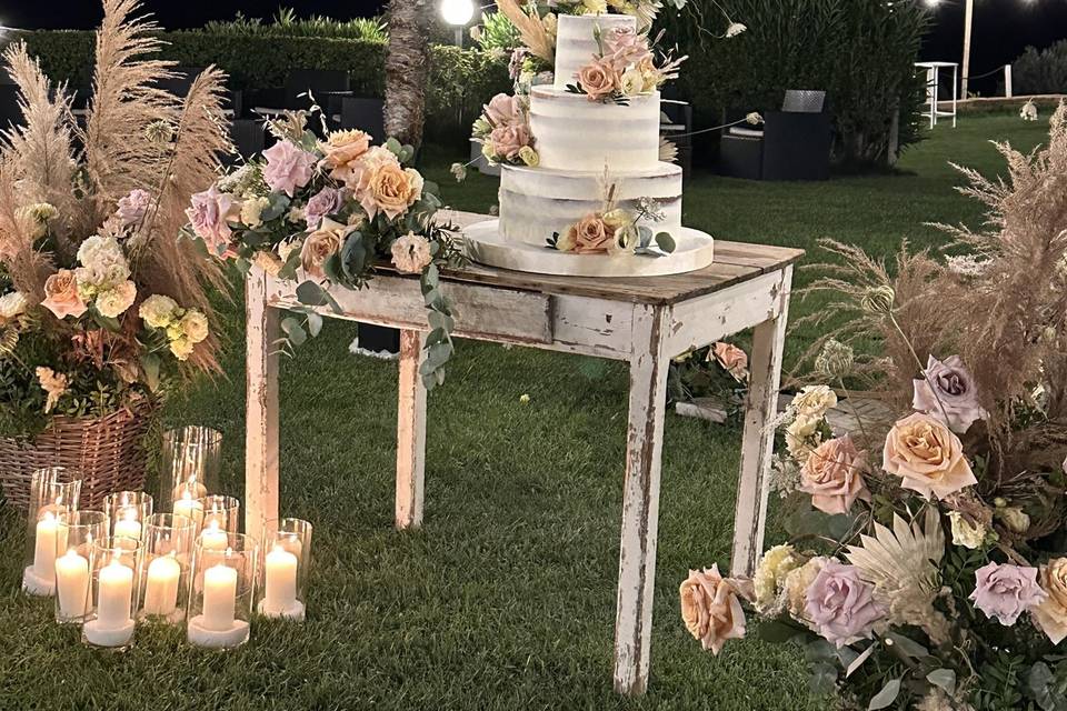 Nude Cake