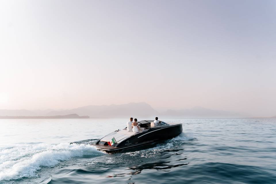 Boat trip on the weddingday