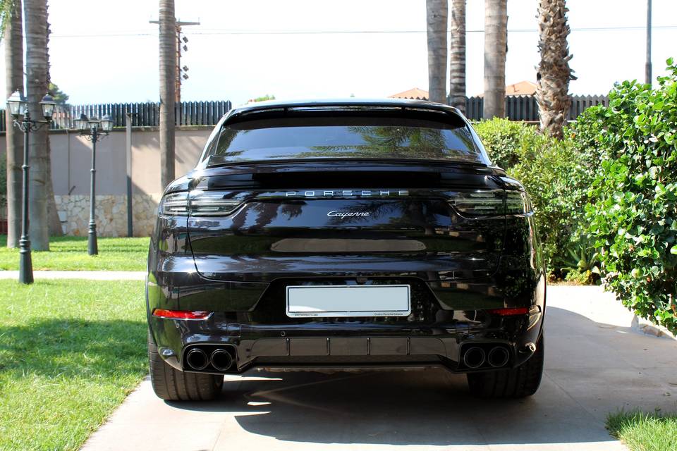 Porsche Cayenne Black