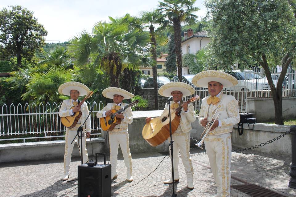 Mariachi-Azteca-Italia