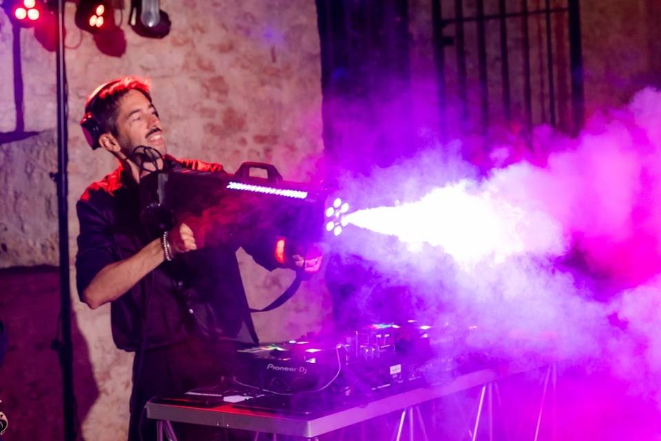 Smoke gun
