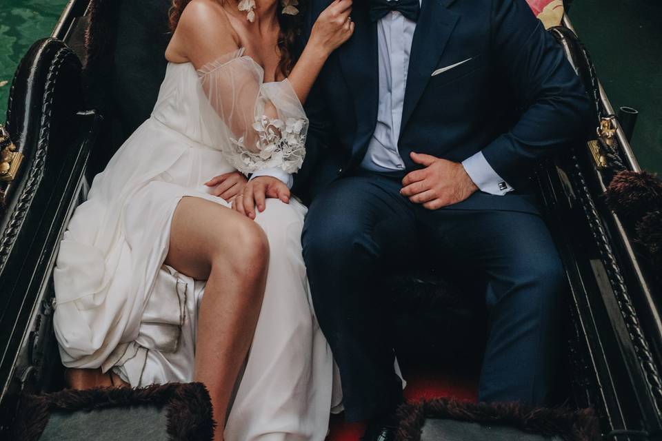 Venetian wedding on a gondola