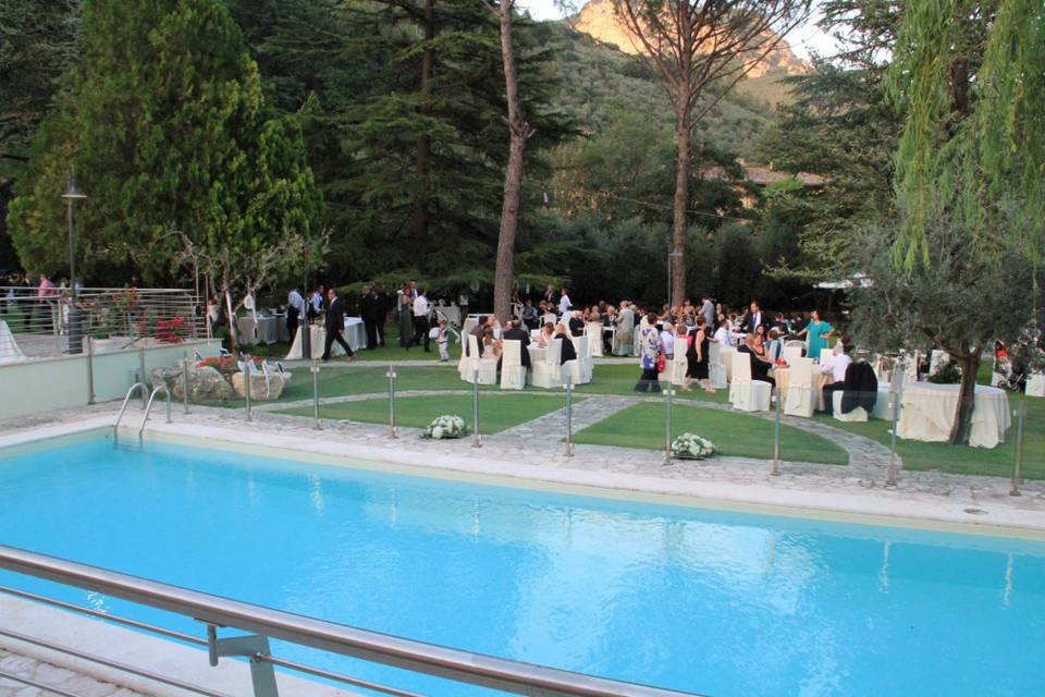 Aperitivo in piscina