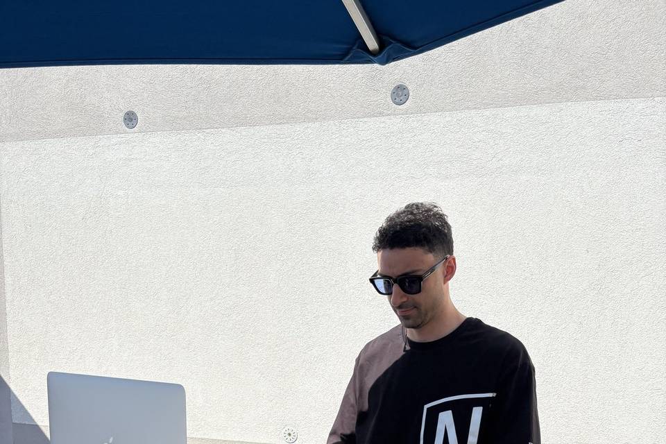 DJ SIMON