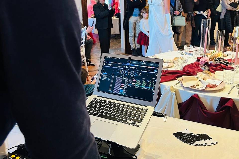 DJ Simon