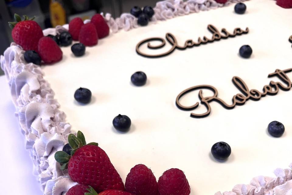 Torta con Chantilly e Frutta