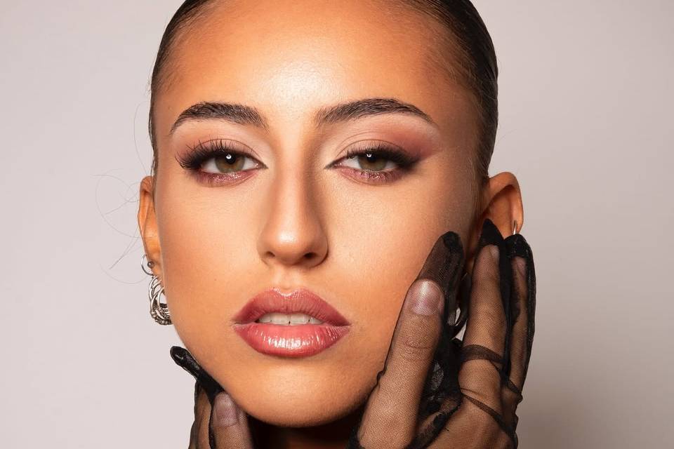Ilaria Caiazzo Make-up Artist