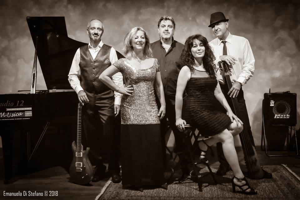 Band b/n 2