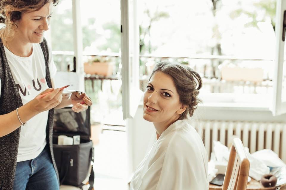 Preparazione makeup sposa