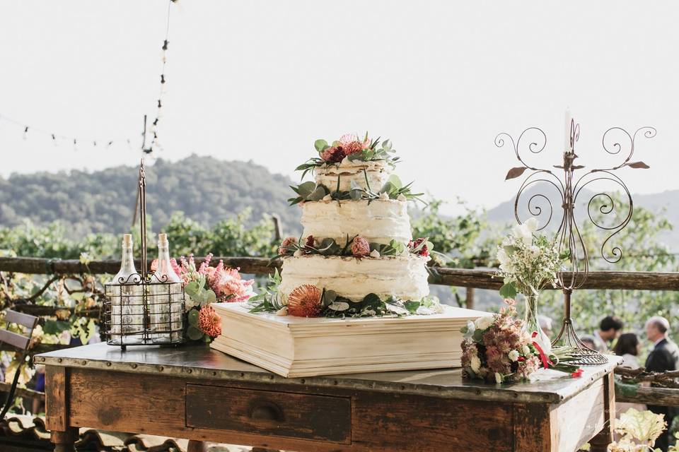 Autumn wedding cake