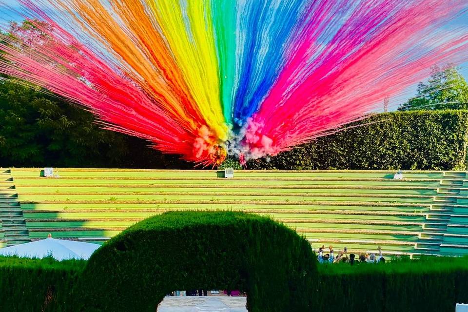 Smoke bomb