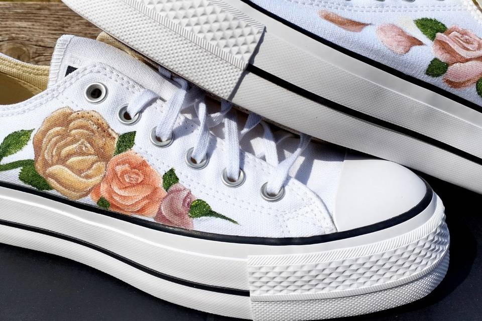 Converse con rose