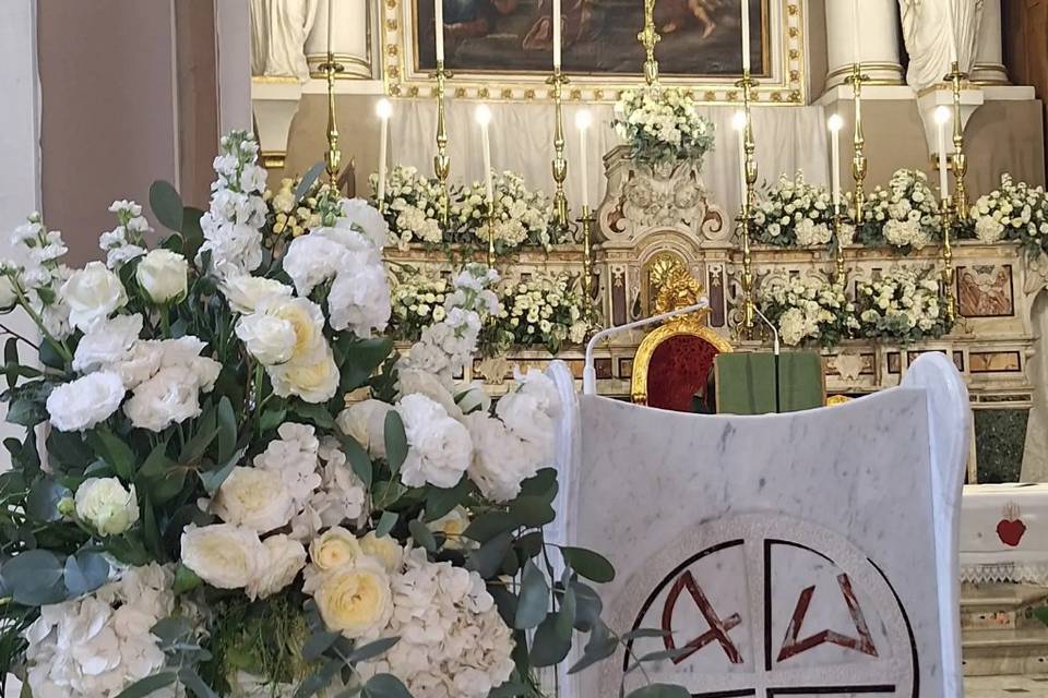Composizione lato altare.