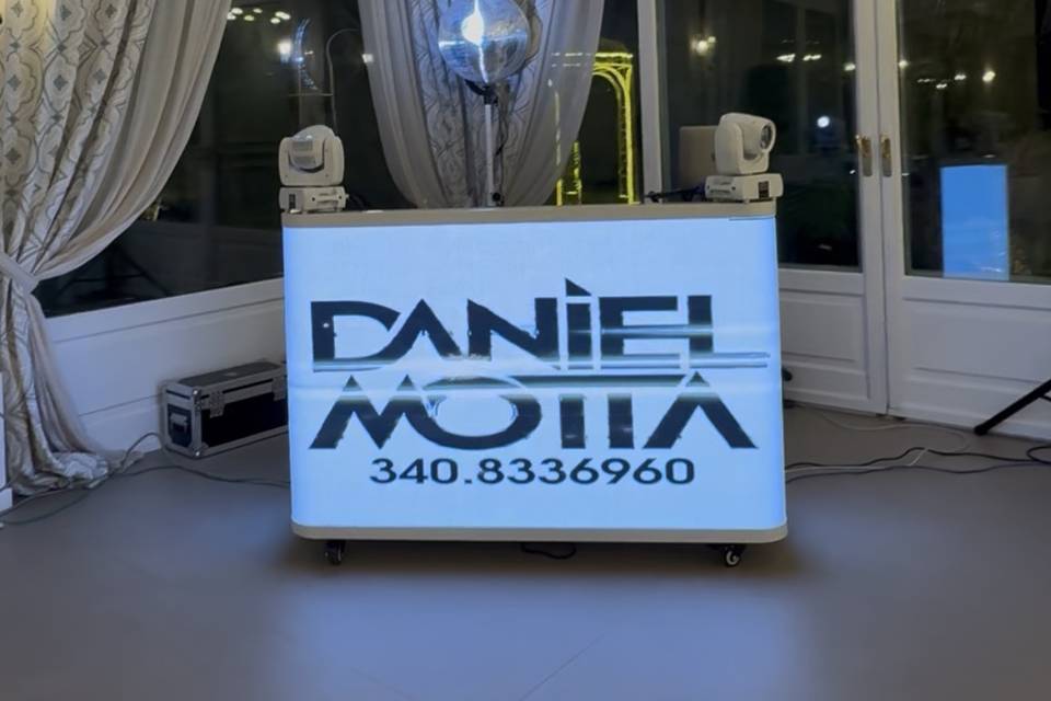 Tavolo dj personalizzato