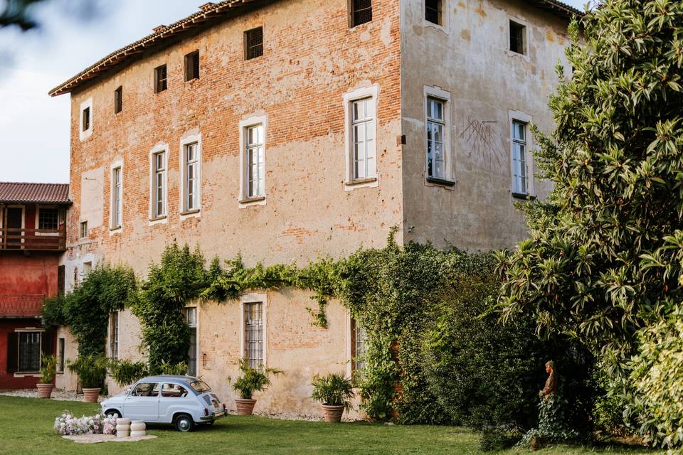 Villa e auto sposi