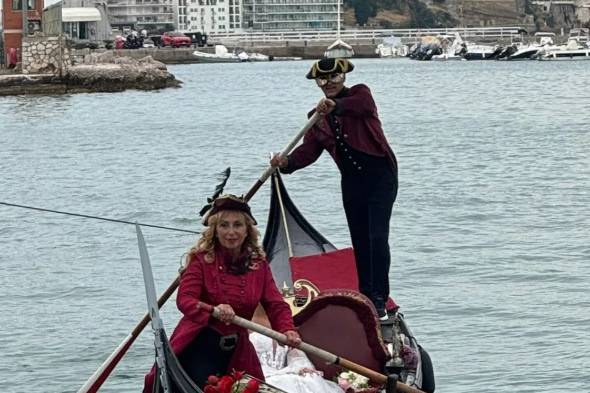 Wedding in gondola