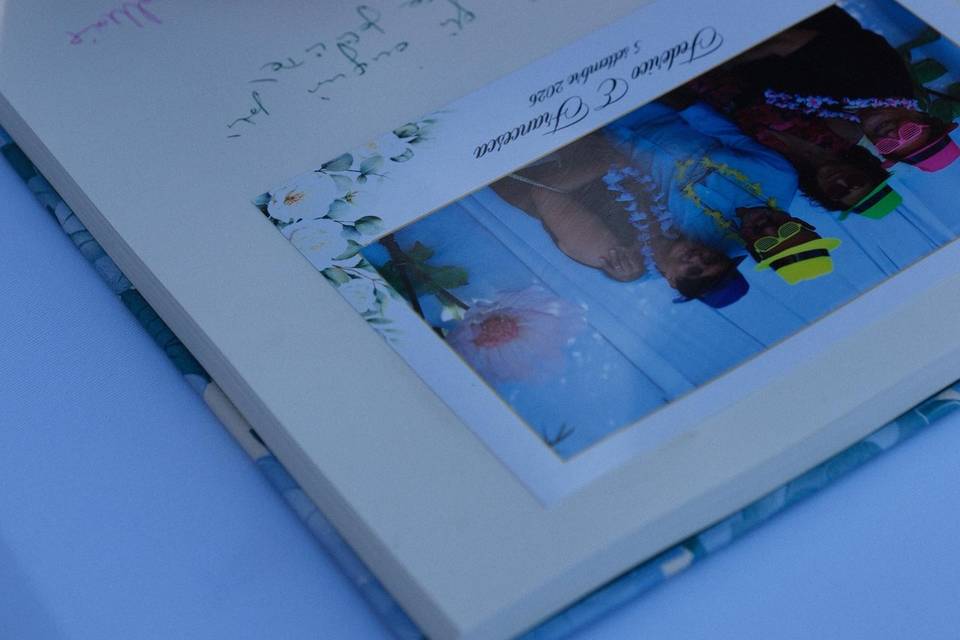 Guestbook con le dediche degli