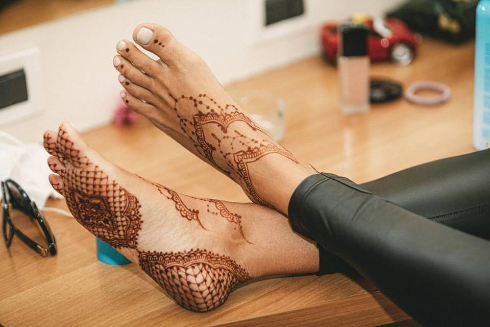 Mehndi with roses